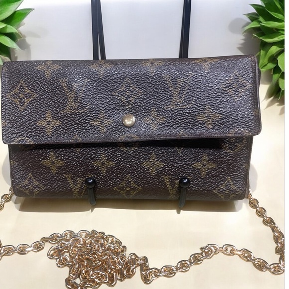 Louis Vuitton Wallet - Picture 1 of 9
